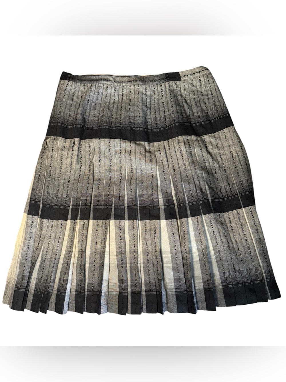 Highland Queen Vintage ReversibleStriped Pleated A-Line Skirt in Black and Cream